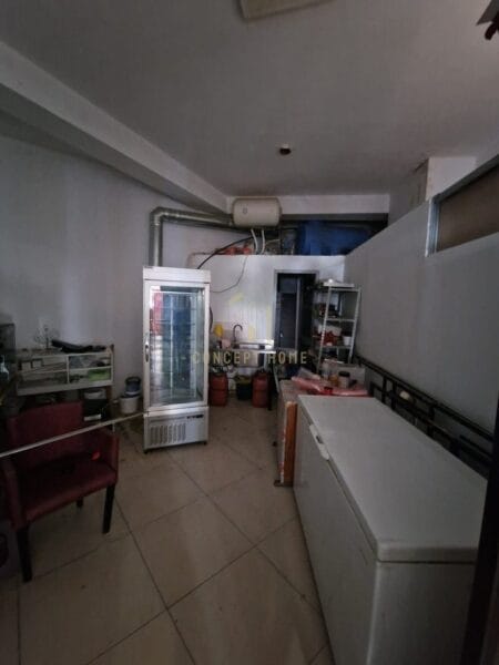 Shitet Biznes Bar Kafe, Pasticeri ne Astir