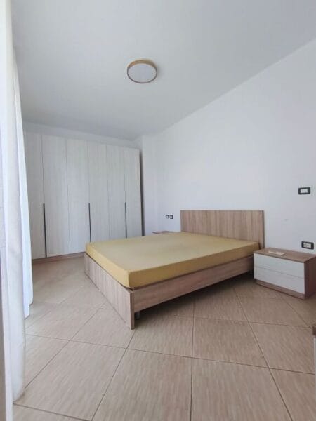 Apartament për Shitje 120 m² + Verandë 50 m² në Durrës, Stacioni i Trenit