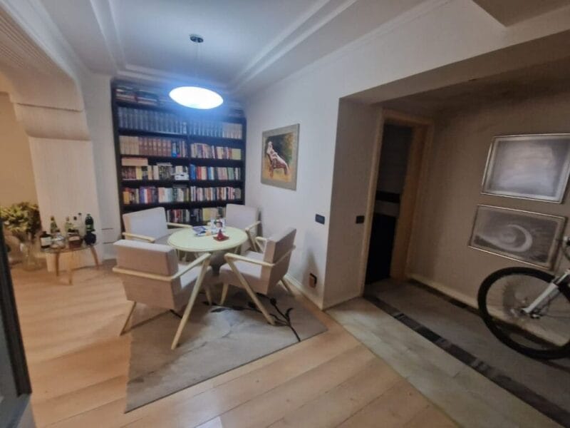 Shitet apartament 2+1+2 mbrapa Air Albania