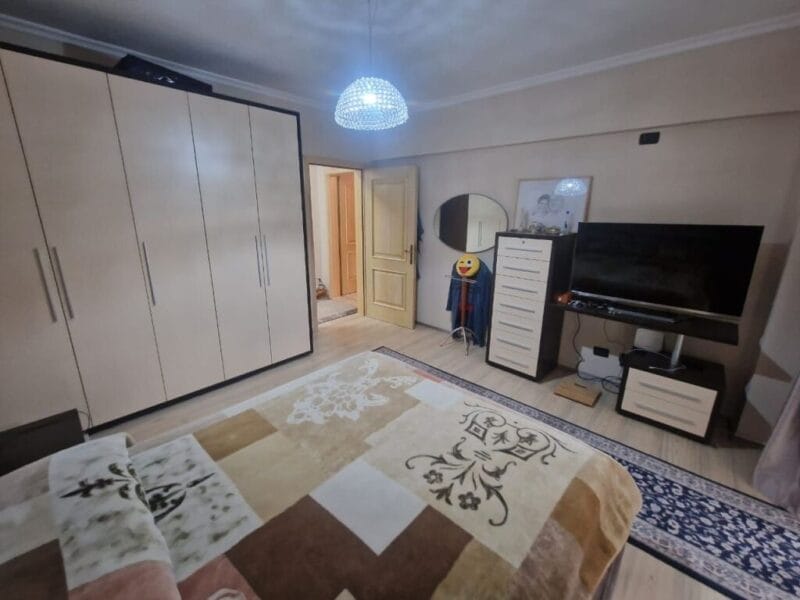 Shitet apartament 2+1+2 mbrapa Air Albania