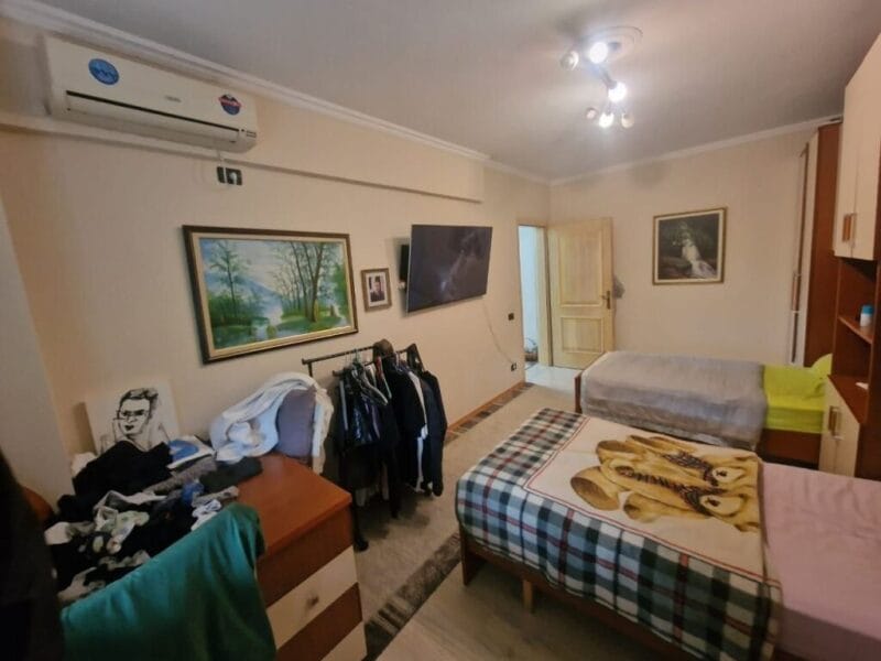 Shitet apartament 2+1+2 mbrapa Air Albania