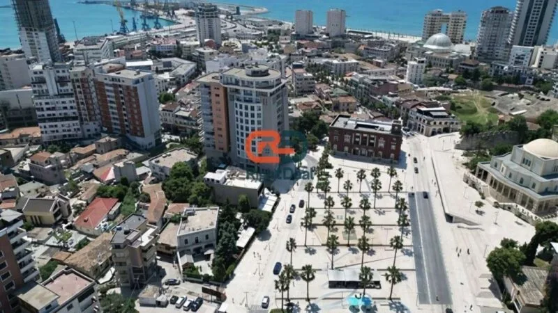 Ne Durres, Shitet Njesi Biznesi, Ideal Per Investim!!!