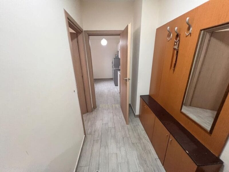 Apartament 2+1 Me Ballkon Ne Shitje ne Astir