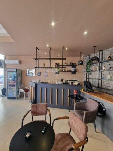 Shitet Biznes Bar Kafe, Pasticeri ne Astir