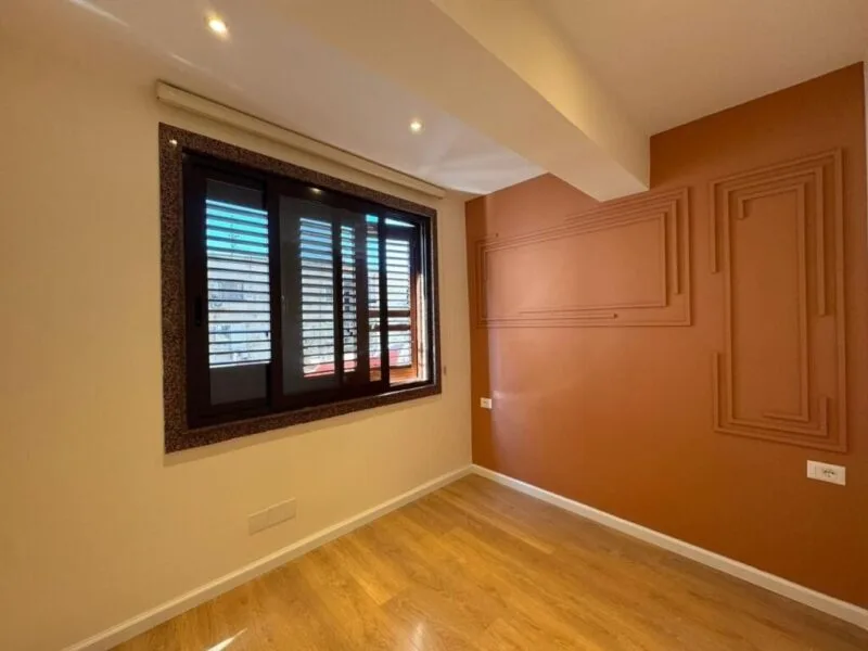 APARTAMENT 1+1 PER SHITJE TE MYSLYM SHYRI