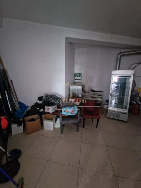 Shitet Biznes Bar Kafe, Pasticeri ne Astir