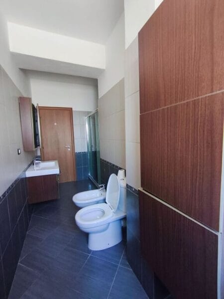 Apartament për Shitje 120 m² + Verandë 50 m² në Durrës, Stacioni i Trenit
