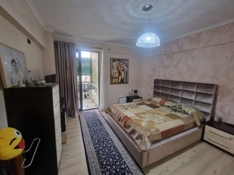 Shitet apartament 2+1+2 mbrapa Air Albania