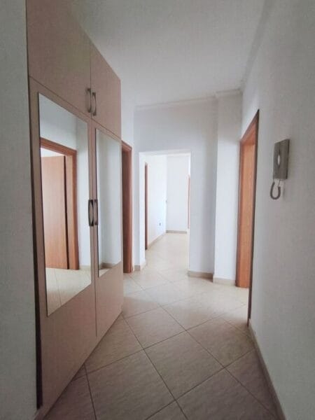Apartament për Shitje 120 m² + Verandë 50 m² në Durrës, Stacioni i Trenit