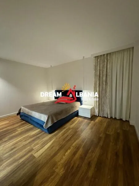 Apartament Luksoz 3+1+2 wc ne shitje ne Bllok, prane Sky Tower ne Tirane