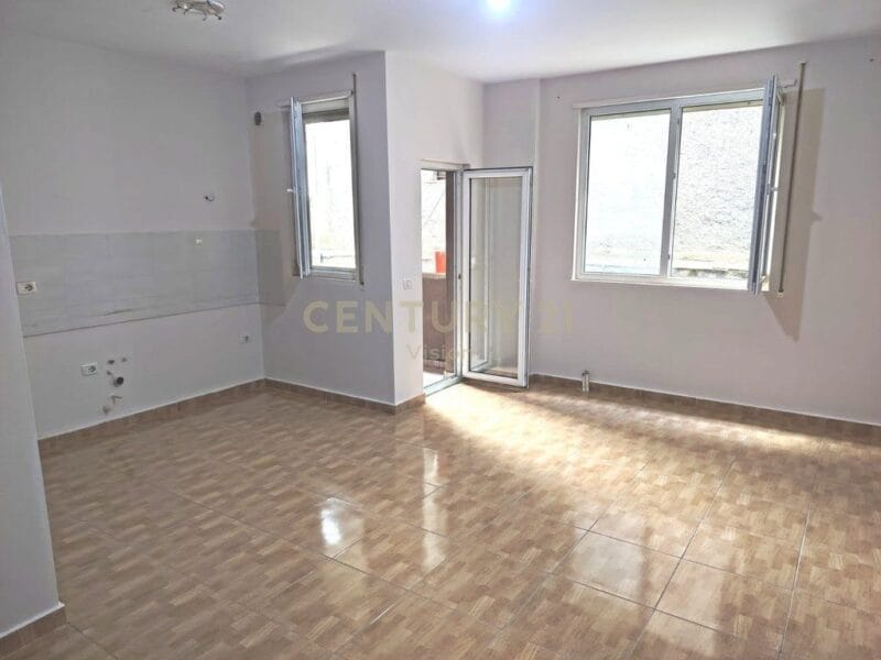 Apartament 1+1 për shitje Qendër Shkodër