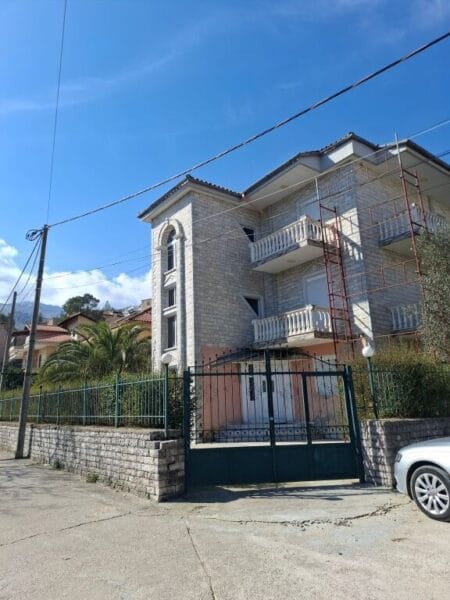 SHITET KLINIKE PRIVATE GJIROKASTER
