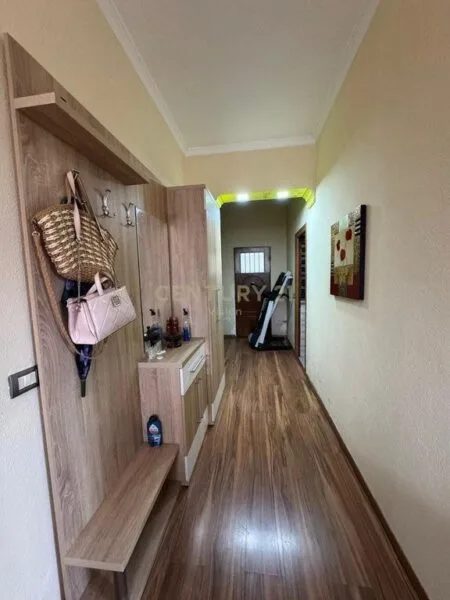 Vilë 3-kateshe për shitje në Dergut, Shkoder