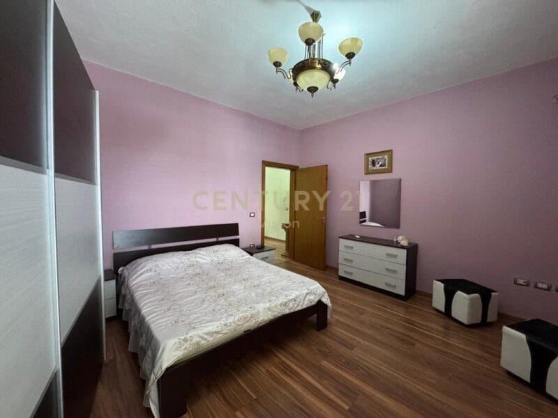 Vilë 3-kateshe për shitje në Dergut, Shkoder