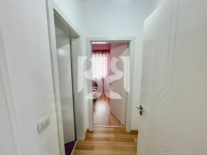 SHITET APARTAMENT 2+1 ME PAMJE BALLORE NGA LIQENI NË POGRADEC