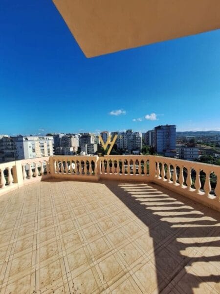 SHITET APARTAMENT 2+1+2+VERANDE NE FIER 75.000 EURO