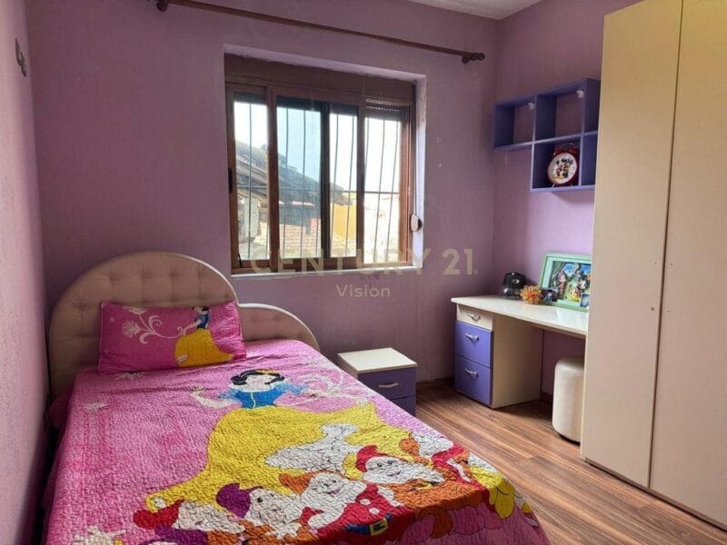 Vilë 3-kateshe për shitje në Dergut, Shkoder