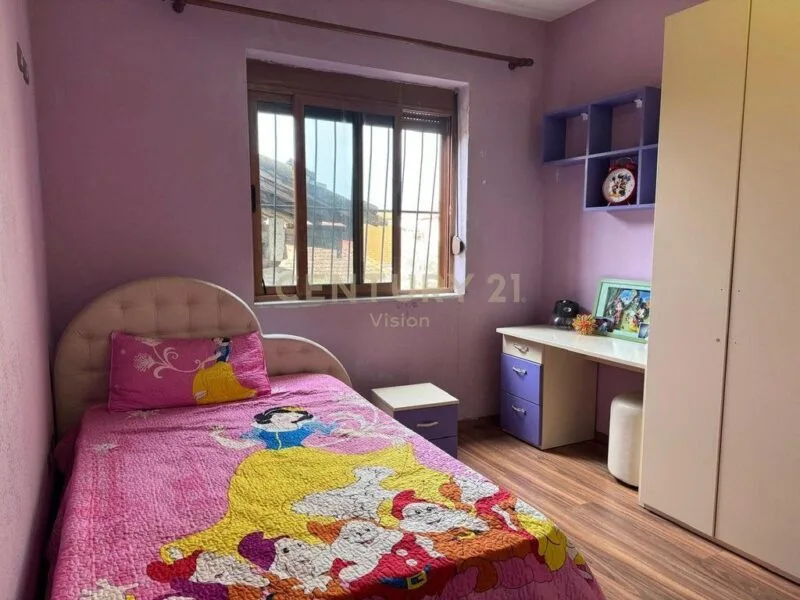 Vilë 3-kateshe për shitje në Dergut, Shkoder