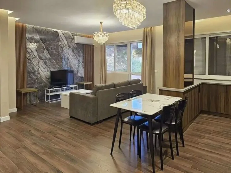 Shitet Apartament 2+1+2 📍Kopshti Botanik te Xhamia