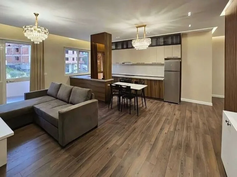 Shitet Apartament 2+1+2 📍Kopshti Botanik te Xhamia