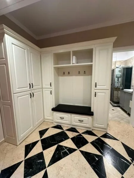 Shitet Apartament 2+1+2