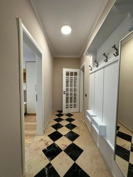Shitet Apartament 2+1+2